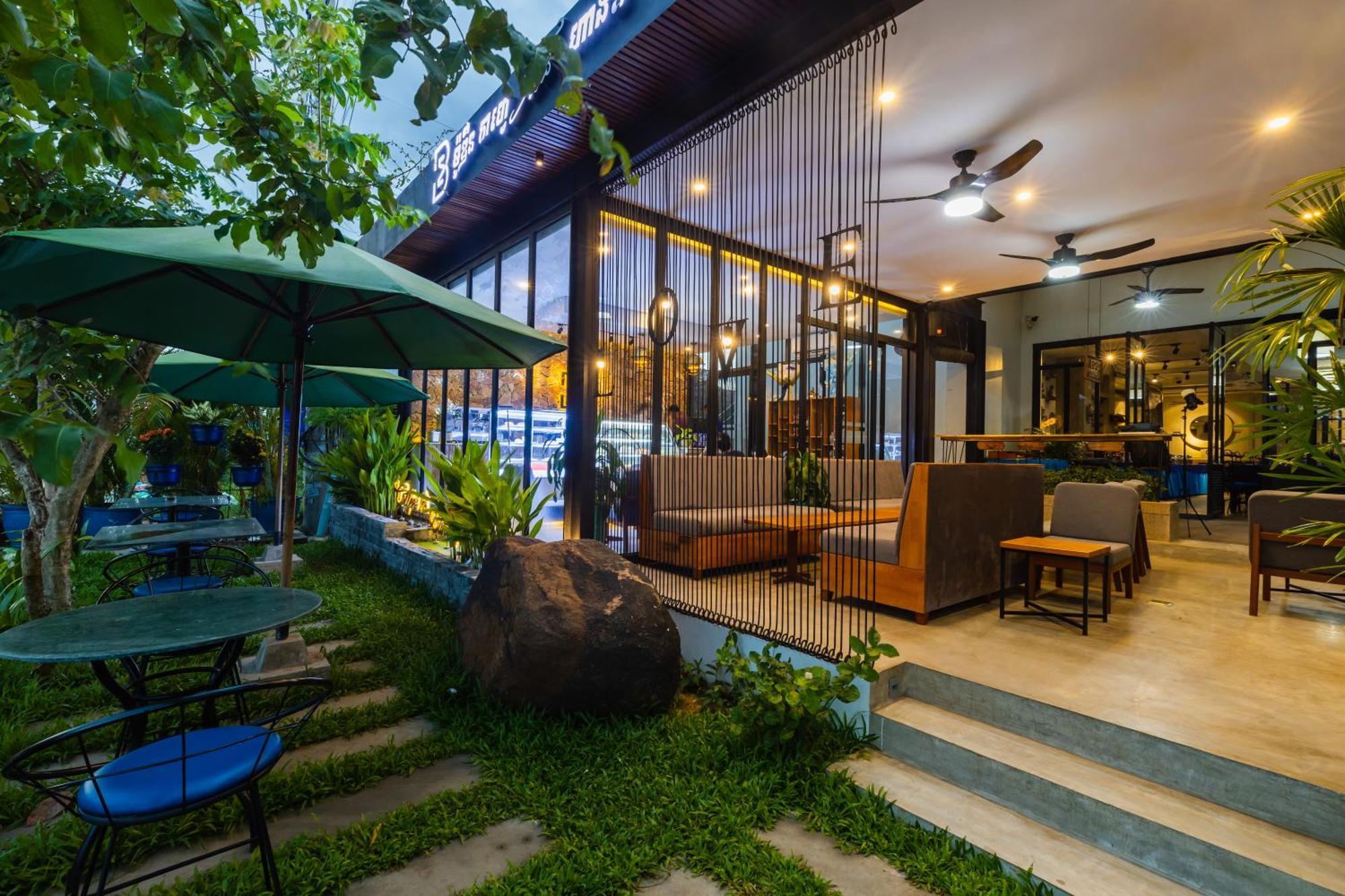 Bayon Modern Residence Siem Reap Exterior photo